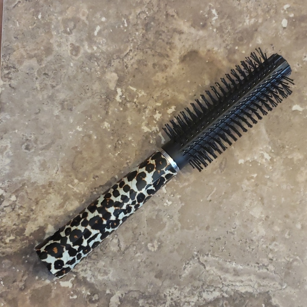 3/$25 or 5/$25:Round Brush
